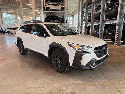 Crystal White Pearl 2023 Subaru Outback Onyx Edition XT