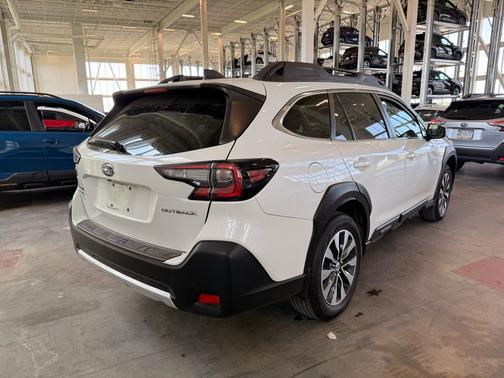 Crystal White Pearl 2024 Subaru Outback Limited