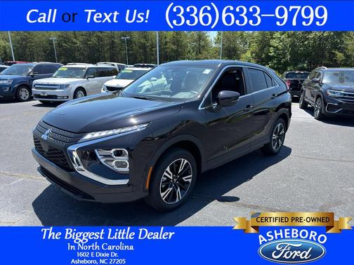 Labrador Black Pearl 2025 Mitsubishi Eclipse Cross SE