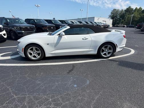 Summit White 2019 Chevrolet Camaro 1LT