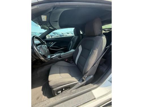 Summit White 2019 Chevrolet Camaro 1LT