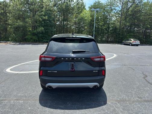 Agate Black Metallic 2025 Ford Escape Active