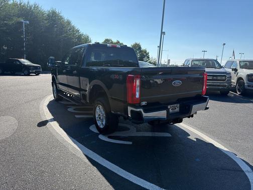 AGATE BLACK 2026 Ford F-250 XLT