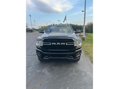 Diamond Black Crystal Pearlcoat 2019 RAM 3500 Big Horn Crew Cab 4x4 8' Box