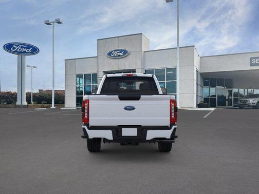 Oxford White 2026 Ford F-250 Platinum