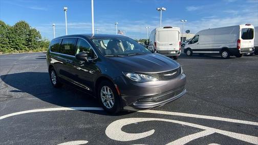 2023 Chrysler Voyager LX