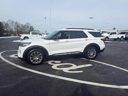 2025 Ford Explorer Active