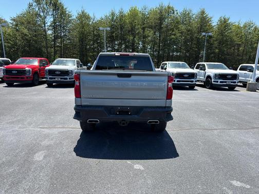 Sterling Gray Metallic 2024 Chevrolet Silverado 1500 Custom Trail Boss