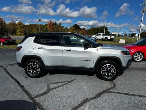 2024 Jeep Compass Trailhawk