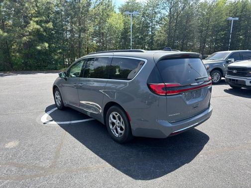 Ceramic Gray Clearcoat 2023 Chrysler Pacifica Limited