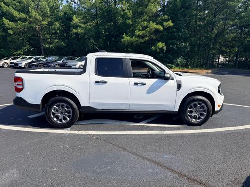Oxford White 2026 Ford Maverick XLT