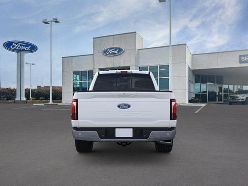 Star White Metallic Tri-Coat 2026 Ford F-150 Lariat