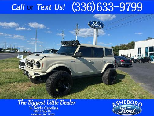 Desert Sand 2025 Ford Bronco Base