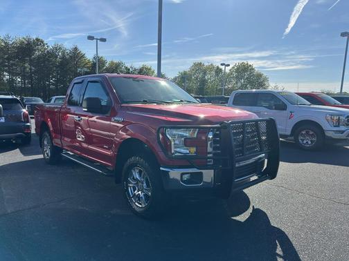 Ruby Red Metallic Tinted Clearcoat 2015 Ford F-150 XLT