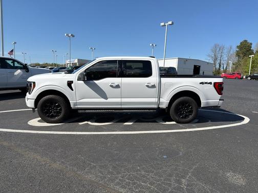 Oxford White 2023 Ford F-150 XLT