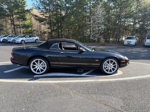 2002 Jaguar XKR Base