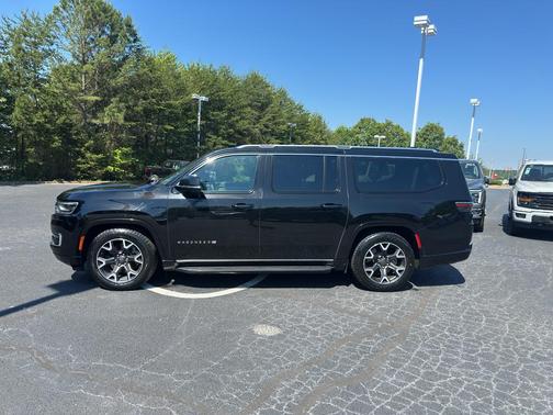 Diamond Black Crystal Pearlcoat 2024 Jeep Wagoneer L Series III 4x4