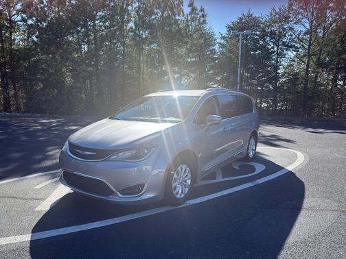 2018 Chrysler Pacifica Touring-L
