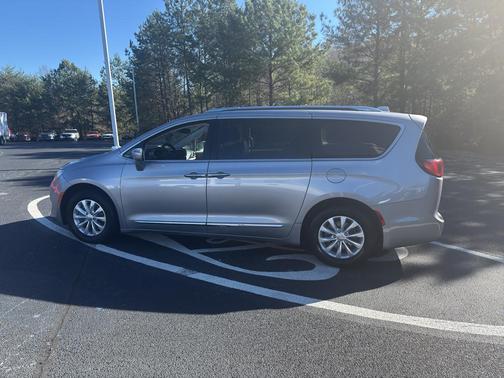 2018 Chrysler Pacifica Touring-L