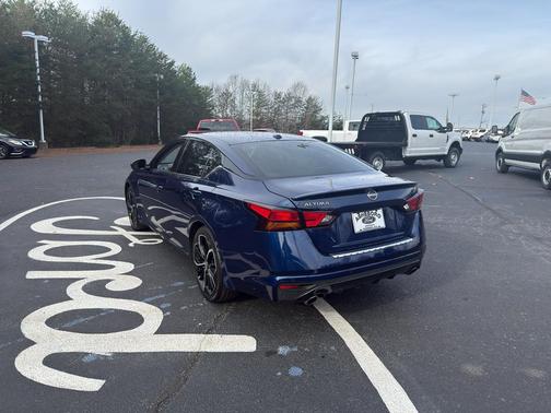 2023 Nissan Altima SR FWD