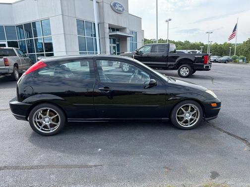 Pitch Black Clearcoat 2003 Ford Focus SVT
