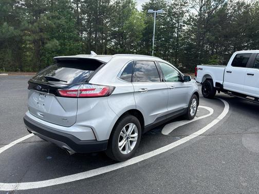 Ingot Silver Metallic 2019 Ford Edge SEL