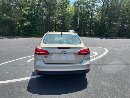 White Gold Metallic 2017 Ford Focus SE