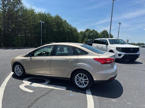 White Gold Metallic 2017 Ford Focus SE