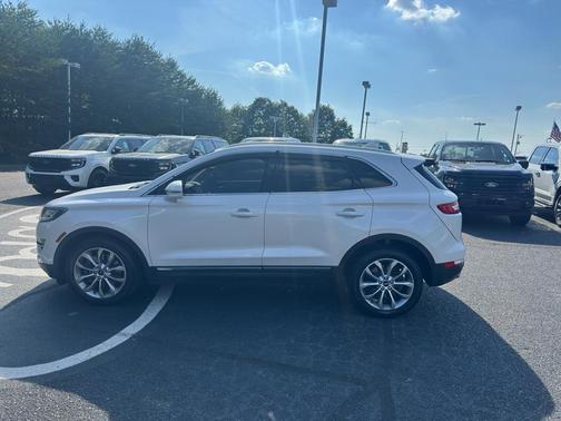 White Platinum Metallic Tri-Coat 2015 Lincoln MKC Base