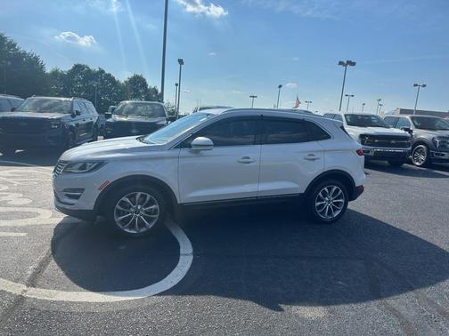 White Platinum Metallic Tri-Coat 2015 Lincoln MKC Base