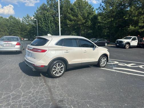 White Platinum Metallic Tri-Coat 2015 Lincoln MKC Base