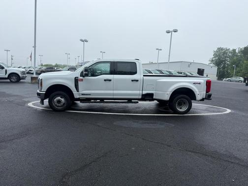 Oxford White 2026 Ford F-350 XLT