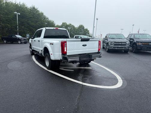 Oxford White 2026 Ford F-350 XLT