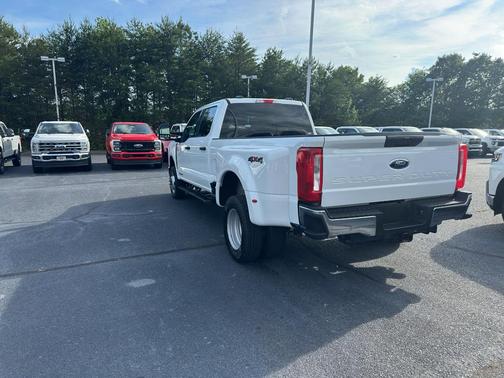 Oxford White 2026 Ford F-350 XLT