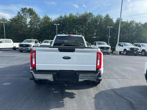 Oxford White 2026 Ford F-350 XLT