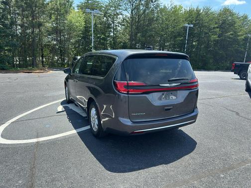 Granite Crystal Metallic Clearcoat 2023 Chrysler Pacifica Touring L