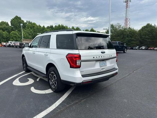 Oxford White 2024 Ford Expedition XLT