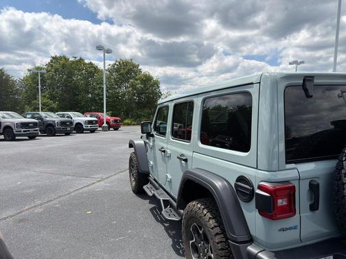 Earl Clearcoat 2023 Jeep Wrangler 4xe Rubicon