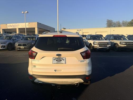 White Platinum Metallic Tri-Coat 2019 Ford Escape Titanium