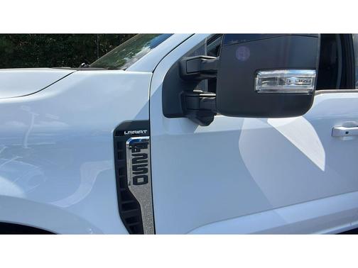 Oxford White 2026 Ford F-250 Lariat