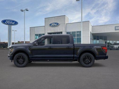 Agate Black Metallic 2026 Ford F-150 XLT