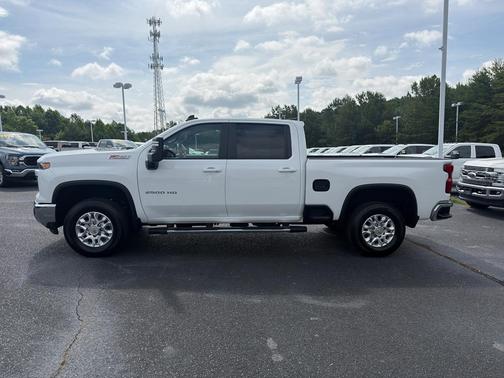 Summit White 2025 Chevrolet Silverado 2500 LT