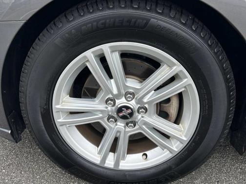 2014 Ford Mustang V6