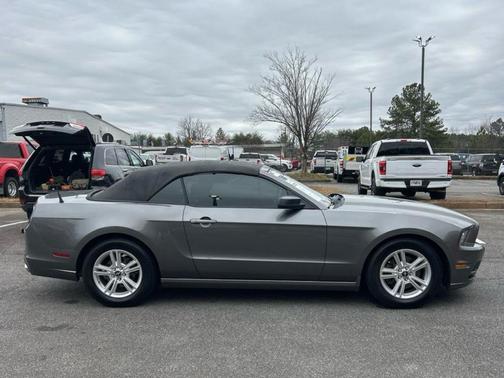 2014 Ford Mustang V6