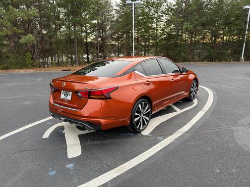 2021 Nissan Altima SR FWD