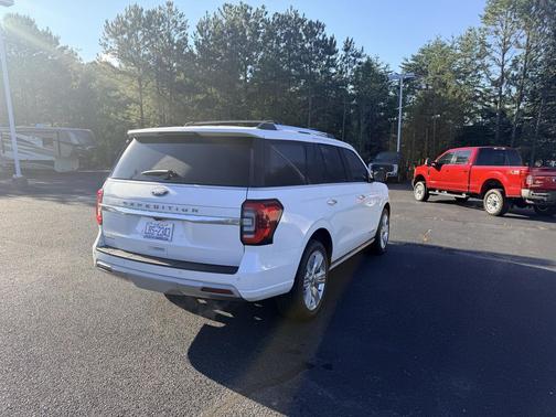 Star White Metallic Tri-Coat 2024 Ford Expedition Platinum