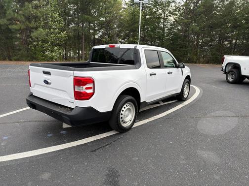 Oxford White 2022 Ford Maverick XL