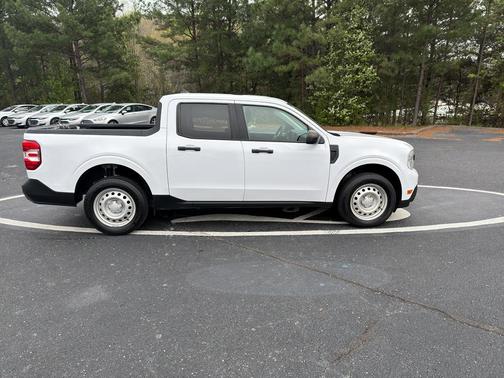 Oxford White 2022 Ford Maverick XL
