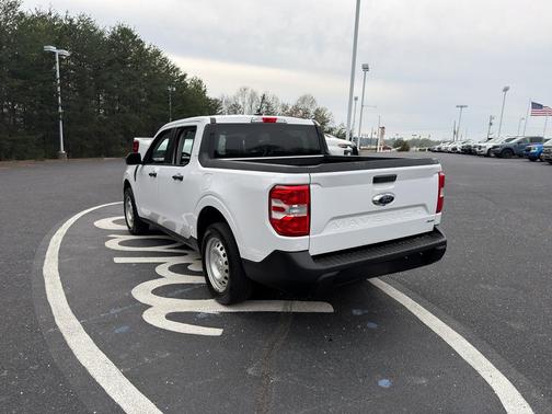 Oxford White 2022 Ford Maverick XL