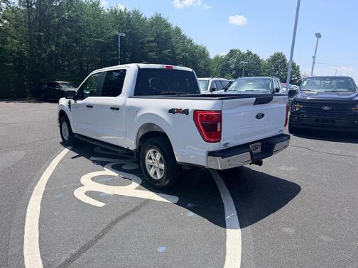 Oxford White 2022 Ford F-150 XLT